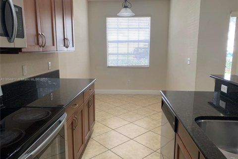 Condo in Tamarac, Florida, 3 bedrooms  № 1855053 - photo 9