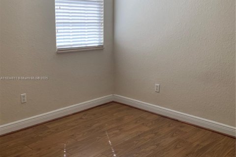 Condo in Tamarac, Florida, 3 bedrooms  № 1855053 - photo 22