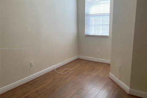 Condo in Tamarac, Florida, 3 bedrooms  № 1855053 - photo 25