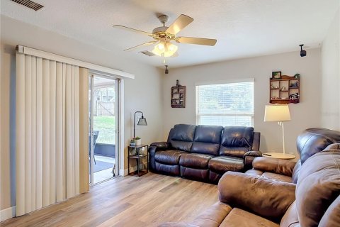Casa en venta en Deltona, Florida, 4 dormitorios, 137.87 m2 № 2219997 - foto 26