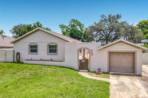 House in Deltona, Florida 4 bedrooms, 137.87 sq.m. № 2219997