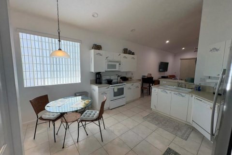 Villa ou maison à louer à Delray Beach, Floride: 2 chambres, 174.93 m2 № 2251527 - photo 5