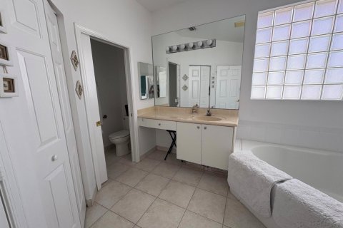 Villa ou maison à louer à Delray Beach, Floride: 2 chambres, 174.93 m2 № 2251527 - photo 19
