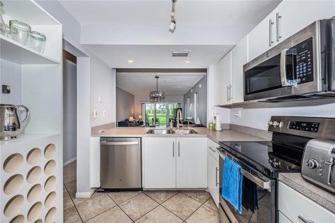 Condominio en venta en Saint Petersburg, Florida, 2 dormitorios, 82.68 m2 № 2339791 - foto 7