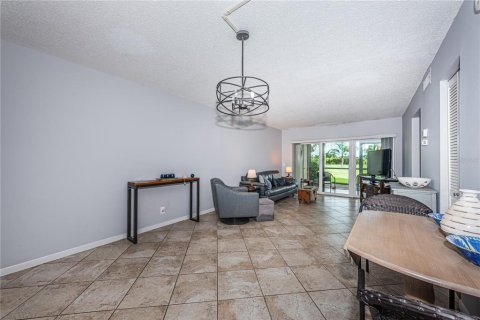 Condominio en venta en Saint Petersburg, Florida, 2 dormitorios, 82.68 m2 № 2339791 - foto 8