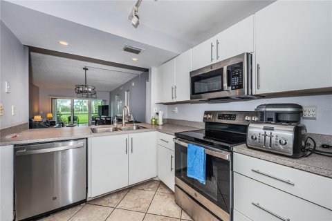 Condominio en venta en Saint Petersburg, Florida, 2 dormitorios, 82.68 m2 № 2339791 - foto 4