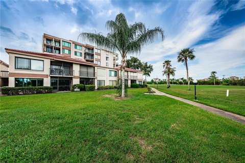 Condominio en venta en Saint Petersburg, Florida, 2 dormitorios, 82.68 m2 № 2339791 - foto 26