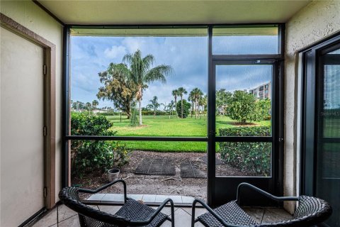 Condominio en venta en Saint Petersburg, Florida, 2 dormitorios, 82.68 m2 № 2339791 - foto 21