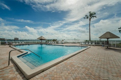 Condominio en venta en Saint Petersburg, Florida, 2 dormitorios, 82.68 m2 № 2339791 - foto 29