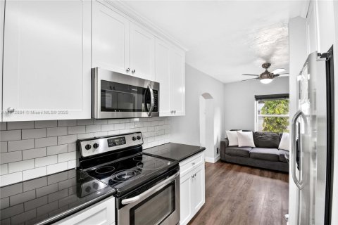 Casa en venta en Fort Lauderdale, Florida, 3 dormitorios, 124.77 m2 № 2021113 - foto 17