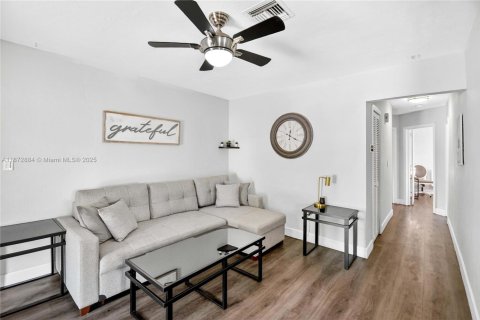 Casa en venta en Fort Lauderdale, Florida, 3 dormitorios, 124.77 m2 № 2021113 - foto 11