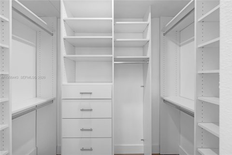 House in Miami, Florida 4 bedrooms, 153.01 sq.m. № 2010538 - photo 19