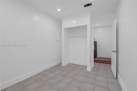 House in Miami, Florida 4 bedrooms, 153.01 sq.m. № 2010538 - photo 29