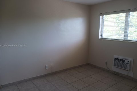 Купить кондоминиум в Норт-Майами, Флорида 1 спальня, 59.46м2, № 2058818 - фото 10