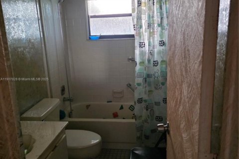 Villa ou maison à vendre à Tamarac, Floride: 2 chambres, 162.76 m2 № 1965307 - photo 7