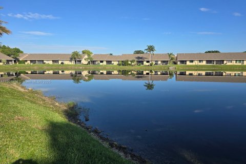 Villa ou maison à vendre à Tamarac, Floride: 2 chambres, 162.76 m2 № 1965307 - photo 15