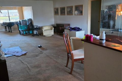 Villa ou maison à vendre à Tamarac, Floride: 2 chambres, 162.76 m2 № 1965307 - photo 3