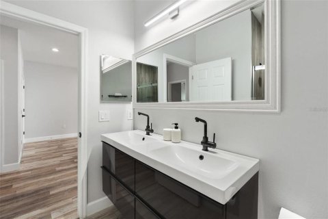 Townhouse in Oviedo, Florida 3 bedrooms, 172.8 sq.m. № 2238232 - photo 30