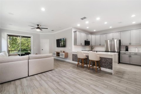 Townhouse in Oviedo, Florida 3 bedrooms, 172.8 sq.m. № 2238232 - photo 5