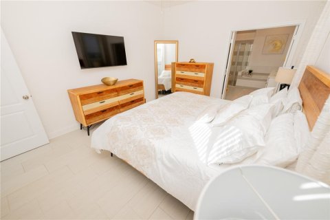 Casa en venta en Oakland, Florida, 5 dormitorios, 351.26 m2 № 2433196 - foto 11