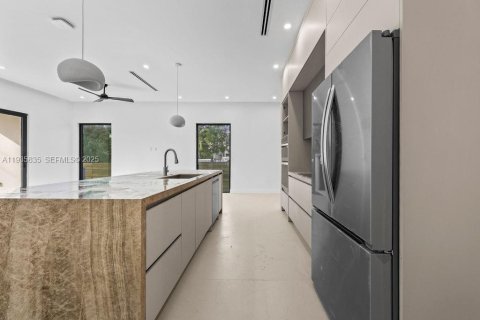 Townhouse in Fort Lauderdale, Florida 3 bedrooms № 1993982 - photo 10