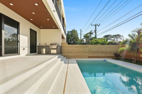 Townhouse in Fort Lauderdale, Florida 3 bedrooms № 1993982 - photo 4