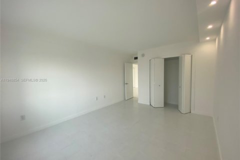 Condo in Sunny Isles Beach, Florida, 1 bedroom  № 2002968 - photo 3