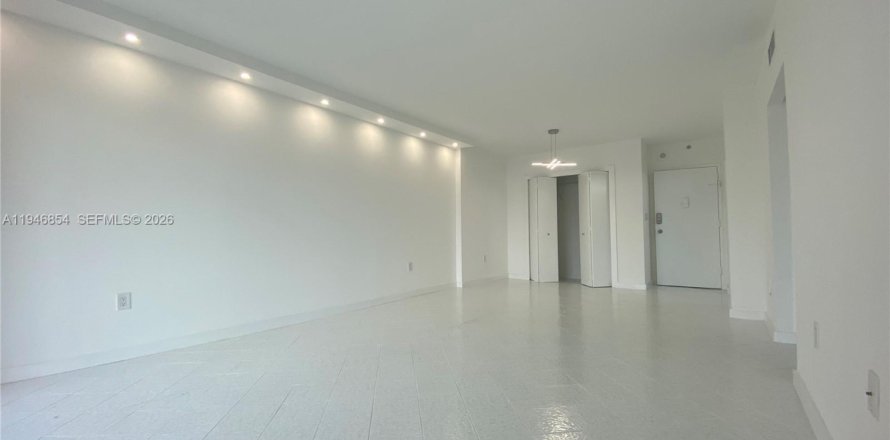 Condo in Sunny Isles Beach, Florida, 1 bedroom  № 2002968