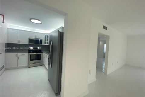 Condo in Sunny Isles Beach, Florida, 1 bedroom  № 2002968 - photo 5