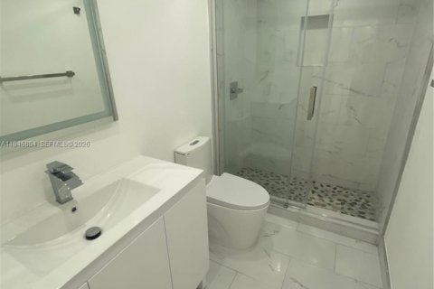 Condo in Sunny Isles Beach, Florida, 1 bedroom  № 2002968 - photo 11