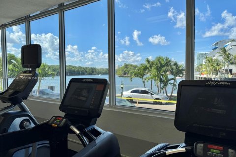 Condo in Sunny Isles Beach, Florida, 1 bedroom  № 2002968 - photo 17