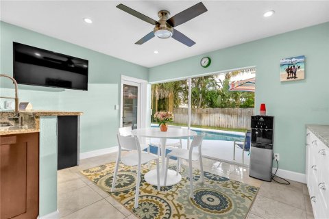 House in Dunedin, Florida 3 bedrooms, 131.46 sq.m. № 1904946 - photo 26