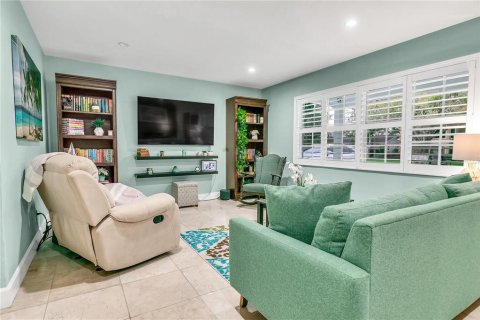 House in Dunedin, Florida 3 bedrooms, 131.46 sq.m. № 1904946 - photo 8