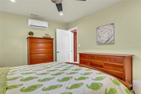 House in Dunedin, Florida 3 bedrooms, 131.46 sq.m. № 1904946 - photo 30