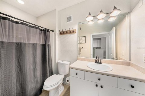 Condo in Tampa, Florida, 1 bedroom  № 1747428 - photo 13