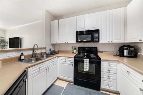 Condo in Tampa, Florida, 1 bedroom  № 1747428 - photo 6