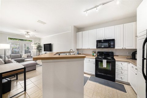 Condo in Tampa, Florida, 1 bedroom  № 1747428 - photo 9