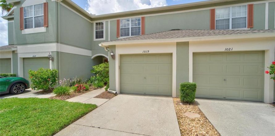 Adosado en Brandon, Florida 2 dormitorios, 146.23 m2 № 2150200