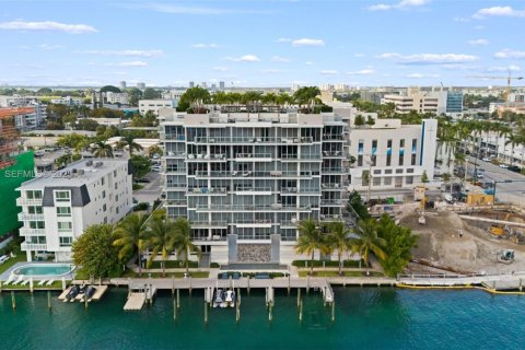 Condo in Bay Harbor Islands, Florida, 2 bedrooms  № 1990532 - photo 24