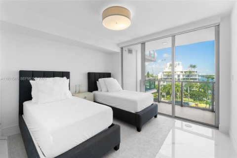 Condo in Bay Harbor Islands, Florida, 2 bedrooms  № 1990532 - photo 14