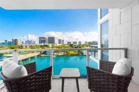 Condo in Bay Harbor Islands, Florida, 2 bedrooms  № 1990532 - photo 2