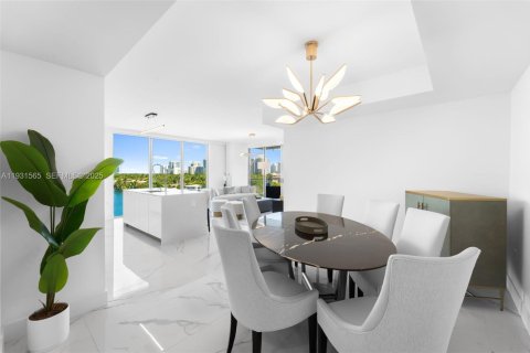 Condo in Bay Harbor Islands, Florida, 2 bedrooms  № 1990532 - photo 10