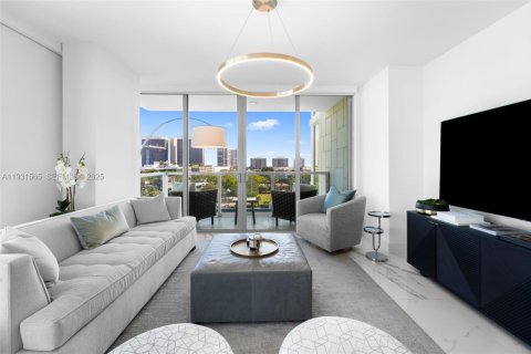 Condo in Bay Harbor Islands, Florida, 2 bedrooms  № 1990532 - photo 8