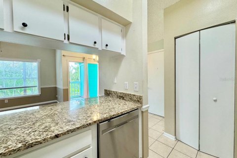 Condominio en alquiler en Tampa, Florida, 2 dormitorios, 73.11 m2 № 1845051 - foto 11