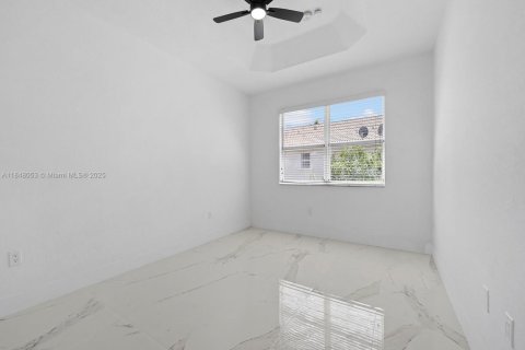 Townhouse in Homestead, Florida 4 bedrooms, 143.63 sq.m. № 1850663 - photo 21