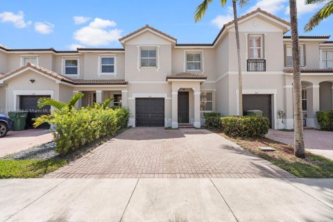 Townhouse in Homestead, Florida 4 bedrooms, 143.63 sq.m. № 1850663 - photo 1