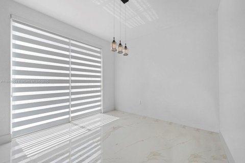 Townhouse in Homestead, Florida 4 bedrooms, 143.63 sq.m. № 1850663 - photo 4