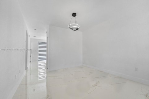 Townhouse in Homestead, Florida 4 bedrooms, 143.63 sq.m. № 1850663 - photo 11