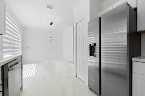 Townhouse in Homestead, Florida 4 bedrooms, 143.63 sq.m. № 1850663 - photo 7