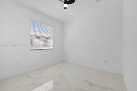 Townhouse in Homestead, Florida 4 bedrooms, 143.63 sq.m. № 1850663 - photo 17